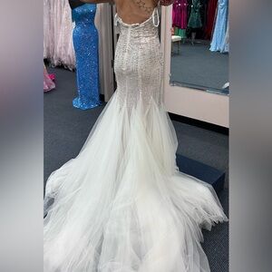 David’s Bridal (Galina Signature) Wedding Dress